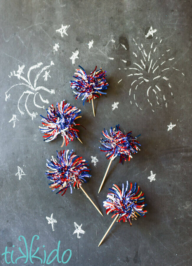 fireworks cupcake toppers made from patriotic tinsel garland