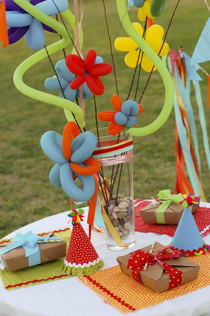 Balloon flower centerpiece on a table at the Balloon Birthday Party.