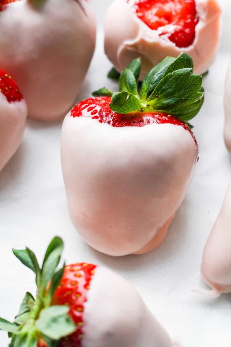 Pink chocolate covered strawberries for Valentine's day.
