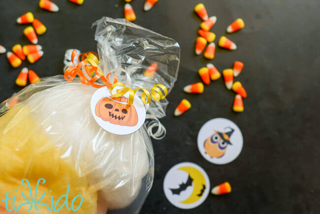 Free printable Halloween tags for bags of cotton candy.