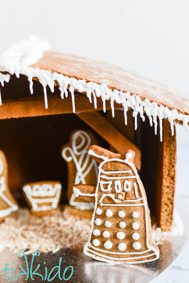 Closeup of the gingerbread dalek in the Mr. Bean gingerbread nativity.