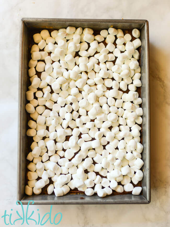 9x13 pan with mini marshmallows
