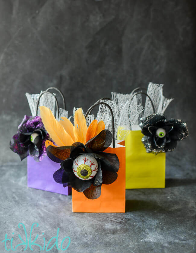 Make Your Own Halloween Treat Bags from Wrapping Paper! - Ella