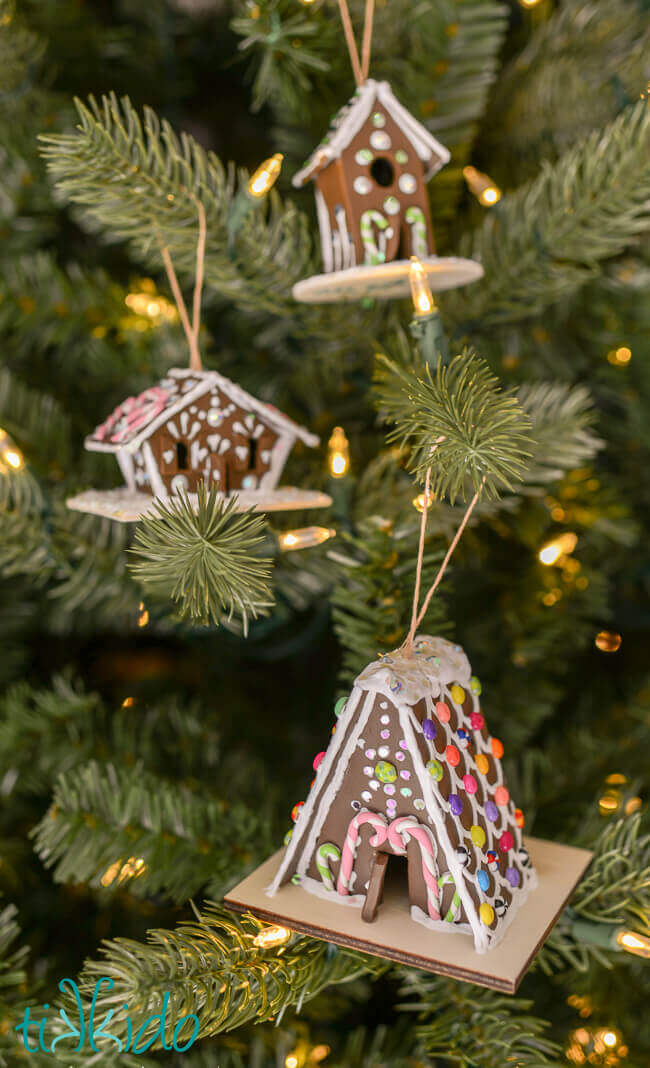 Easy Christmas Craft: Faux Gingerbread House with Puff Paint