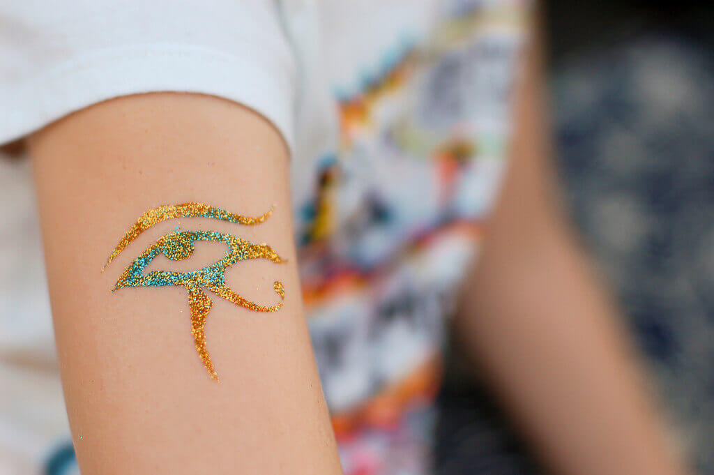 Glitter Tattoo Stencil - COILED SNAKE | Face Paint World