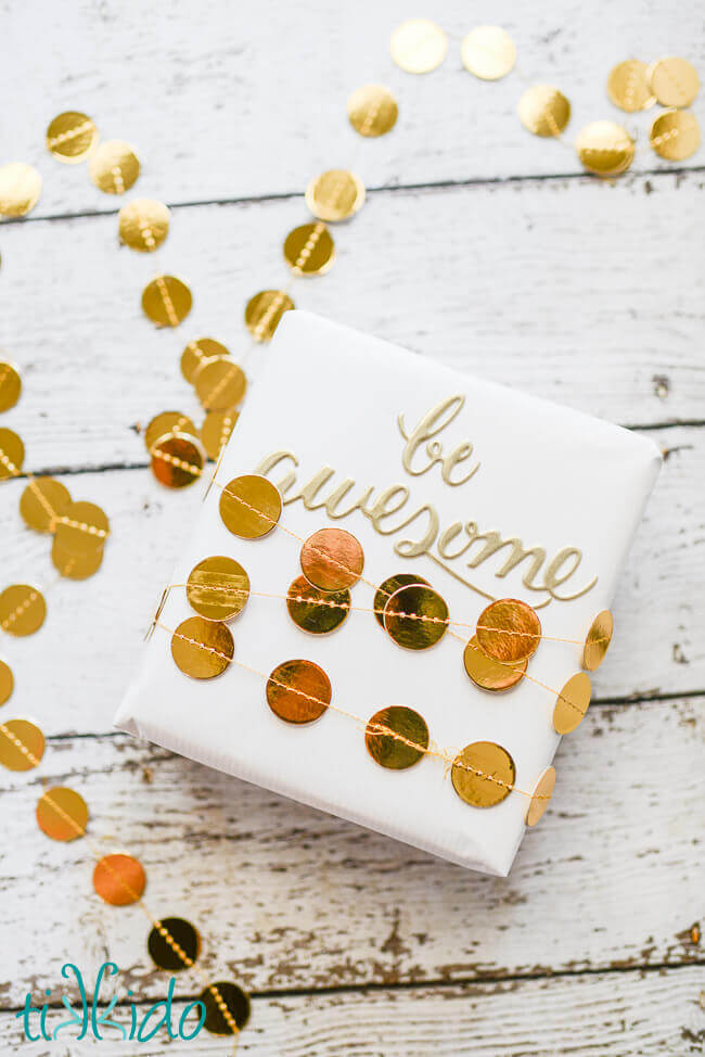 Easy Gold Geometric Garland Gift Wrapping Tutorial