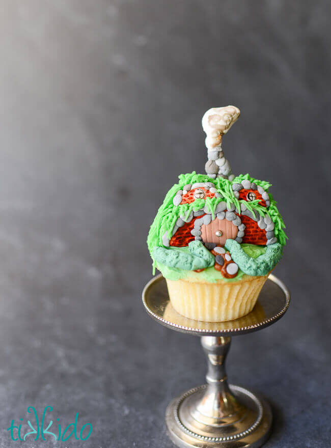 Hobbit cupcakes from Lord of the Rings made to look like hobbit holes from the Shire.