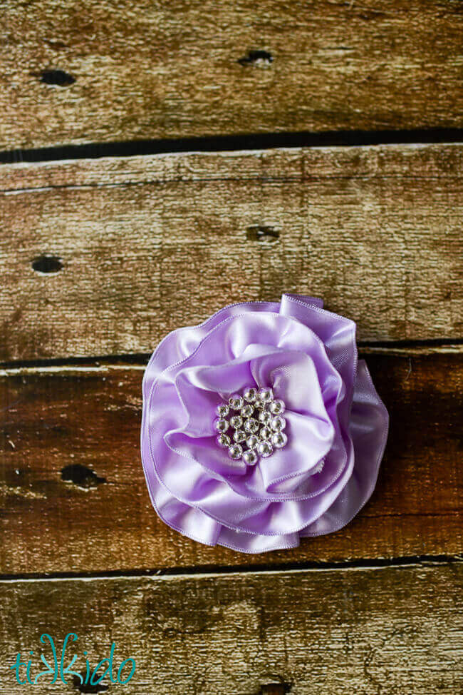 Ruffled Ribbon Rose Spring Gift Wrap Tutorial