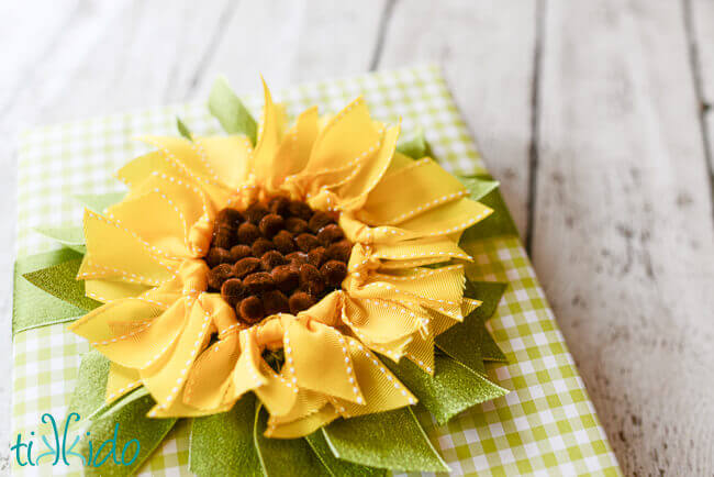 DIY ribbon sunflower gift topper tutorial. 