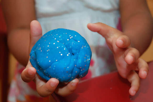 Sparkle playdough 2024